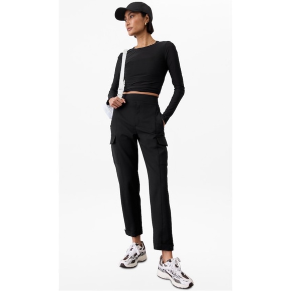 ATHLETA | NWOT $129 Endless High Rise Cargo Pant in Black, Size 6 - Picture 14 of 16